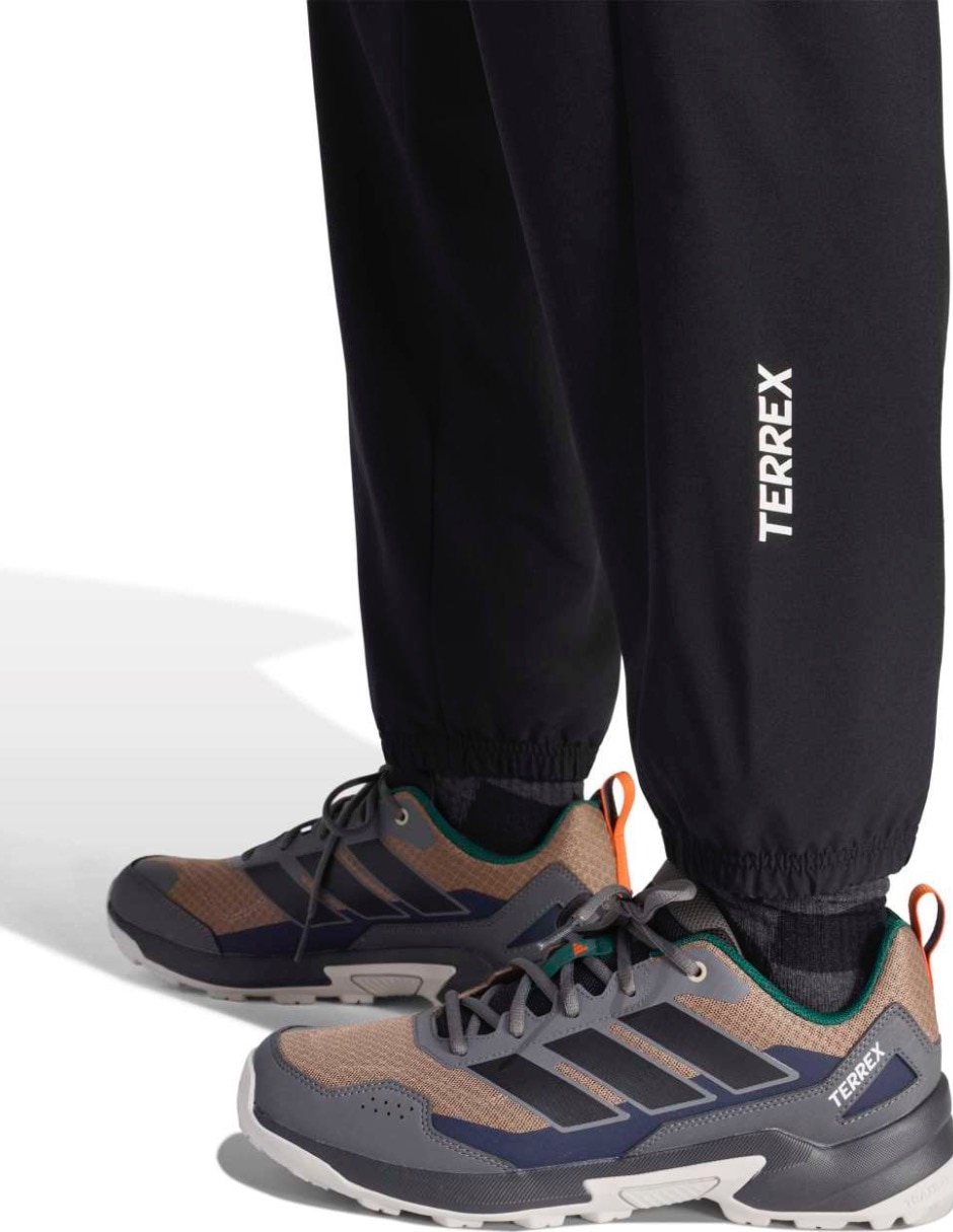 Pantalón regular adidas estampado para hombre